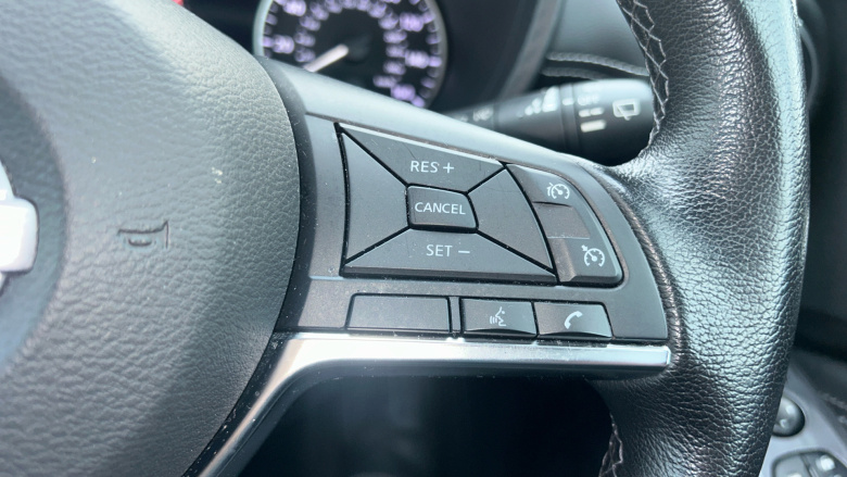 Nissan Juke 1.0 DiG-T 114 N-Connecta 5dr Petrol Hatchback